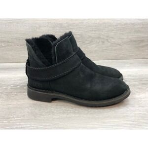 UGG Mckay Women's Ankle Boots Black Suede 6.5 Sheepskin Lined Winter Cozy Shoes